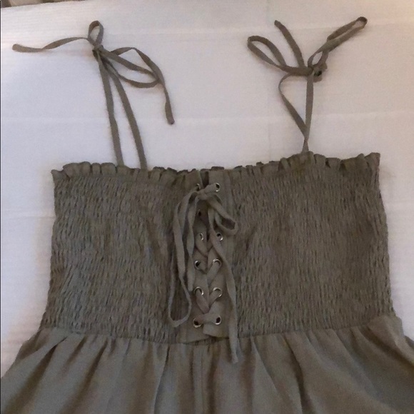 Shareen Collections Romper - Picture 2 of 2